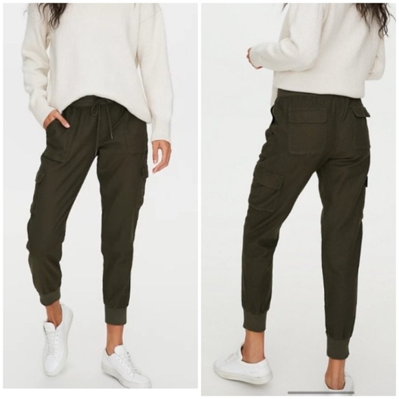 Aritzia Community Cebu Women’s dark olive lightweight cargo joggers (size XS) - Picture 1 of 11